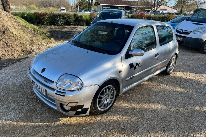 RENAULT CLIO